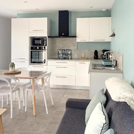 Lovely In Sur With Wifi جارد سور مير