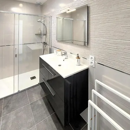 2 Bedroom In Sur Feriehus *