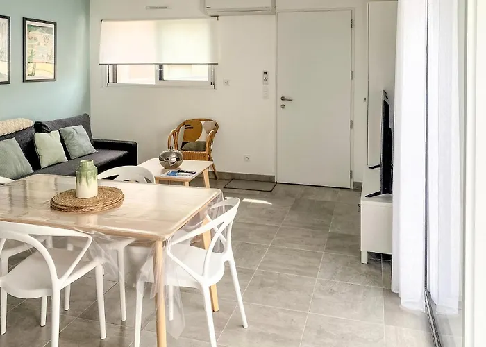 Hébergement de vacances Lovely In Sur With Wifi